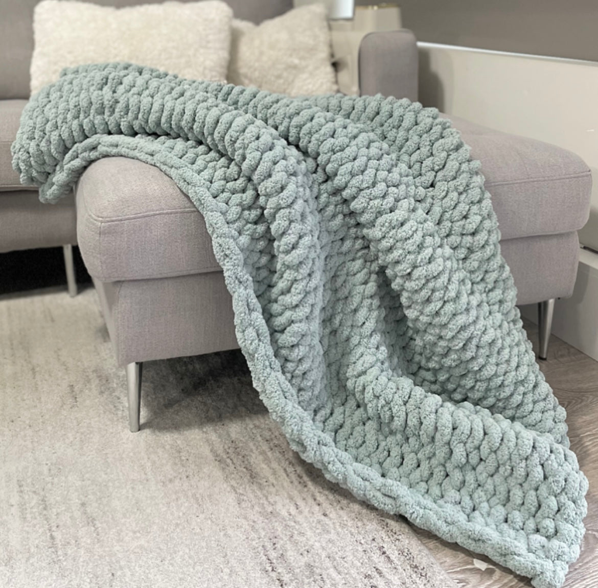 Medium Chunky Knit Blanket