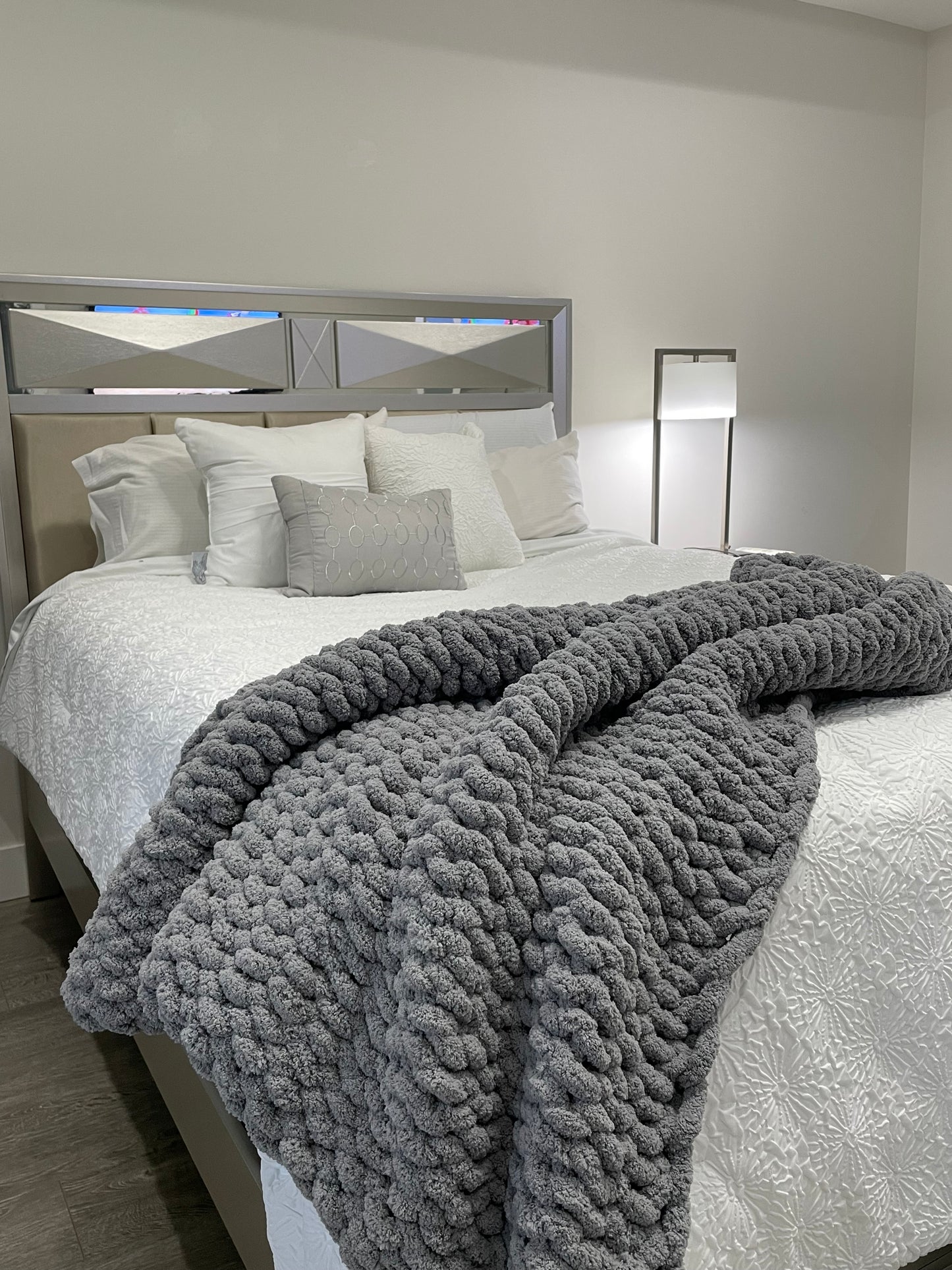 Medium Chunky Knit Blanket